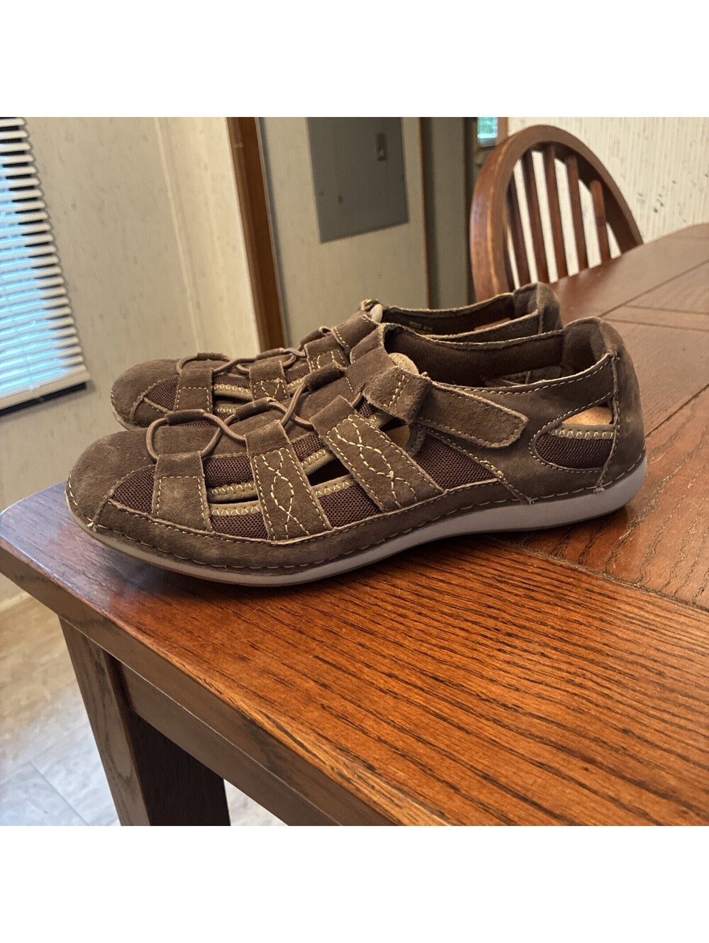 Earth Origins Fisherman Sandals Women's 8.5M Suede Strappy Hook & Loop